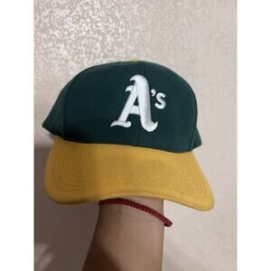 Vintage Sports Specialties MLB Oakland A's Two Tone Snapback Hat Wool Blend